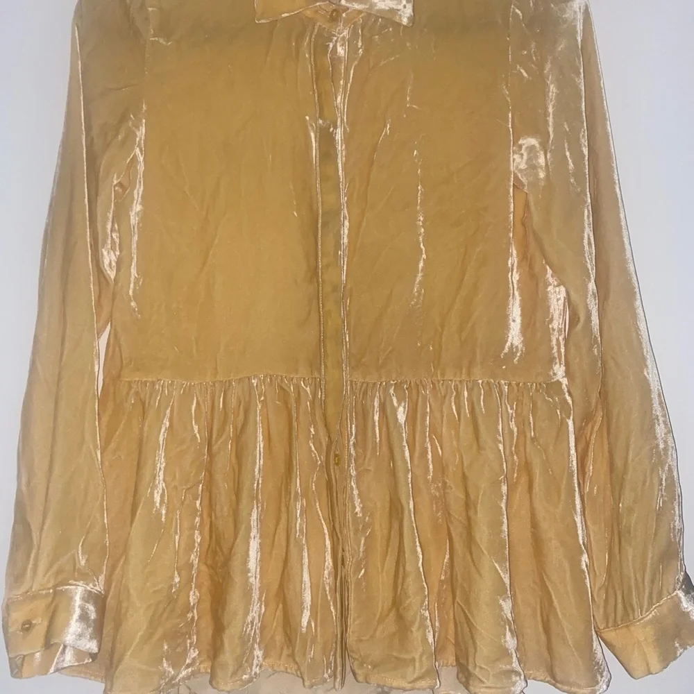 Sundance catalog yellow Velvet Button Down 100% SILK Shirt Sz XS EUC Babydoll - Picture 2 of 7